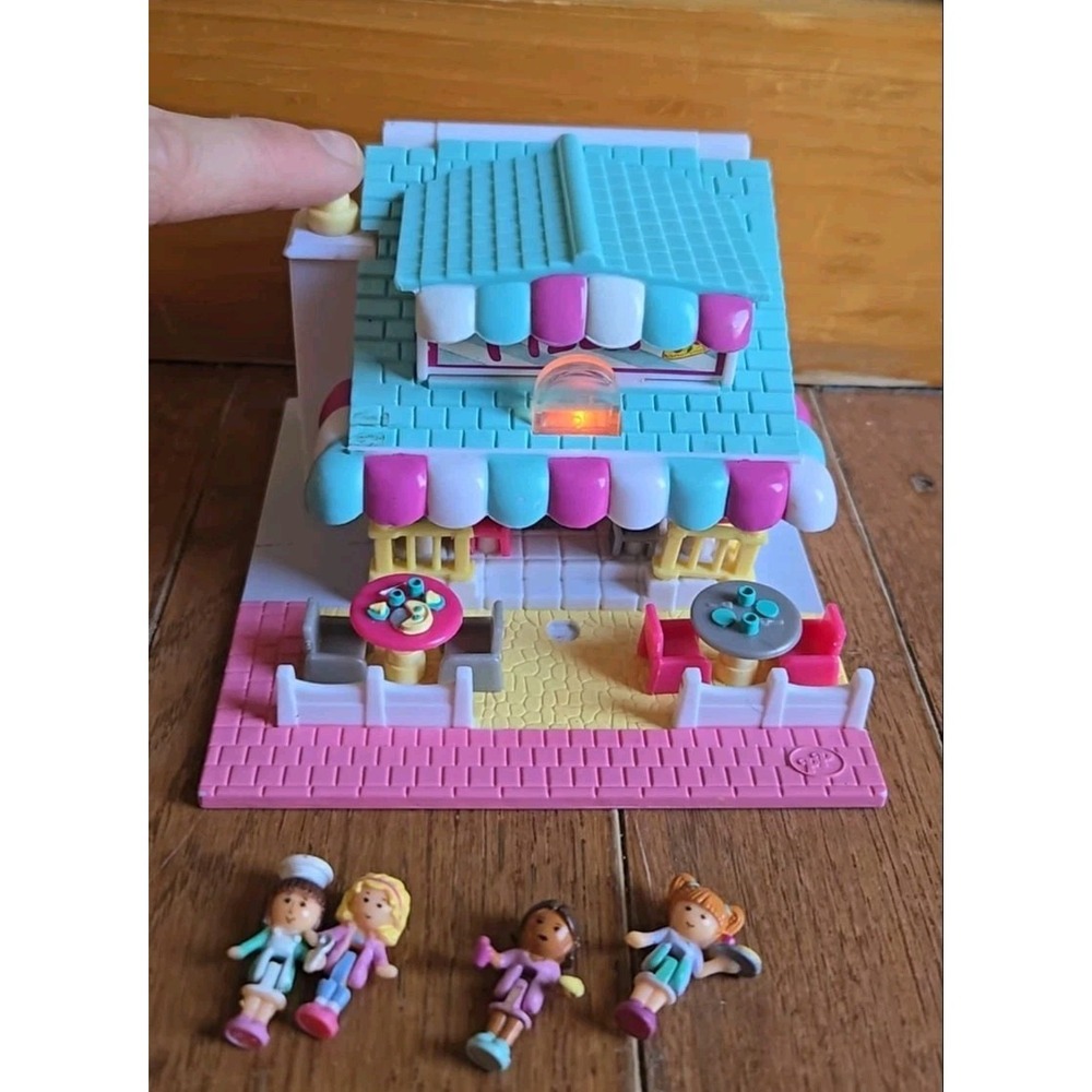 Polly Pocket Vintage 1993 Bluebird Toys Light Up Pizzeria Pizza Parlor Complete